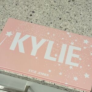Kylie Jenner Pink Magnetic Makeup Palette, Mirror Damaged